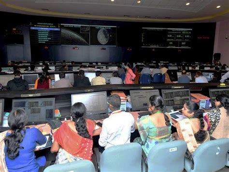 Chandrayaan-2: ISRO Chairman breaks down as India loses contact with ...