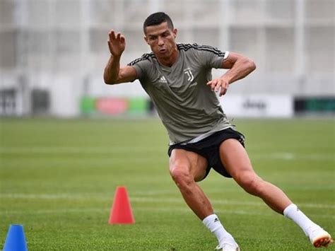 El estricto entrenamiento de Cristiano Ronaldo deslumbra a Italia