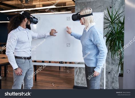 Confident Business Person 的图像结果