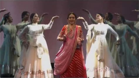 NMACC grand opening: Nita Ambani's dance performance on Raghupati ...