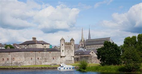 Enniskillen Travel Guide | Enniskillen Tourism - KAYAK