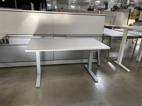 Humanscale Float Desk 的图像结果