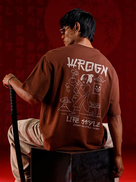 Men’s oversized chest print T-shirt | Brown – Wrogn