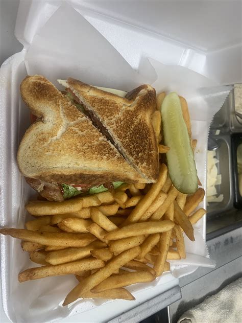 Charlie's On Main Pizza | Just another smartonlineorder.com site