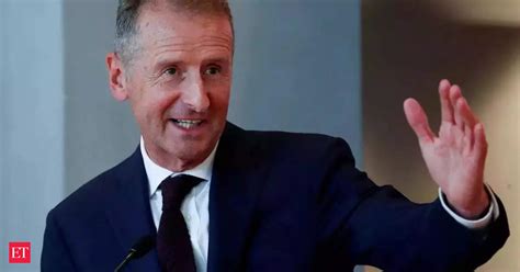 herbert diess: Volkswagen's Herbert Diess to step down as CEO, Oliver ...
