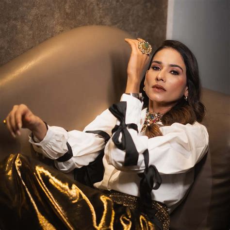 Regal Charm: Aneri Vajani’s Timeless Look with Sangeeta Boochra’s Silv