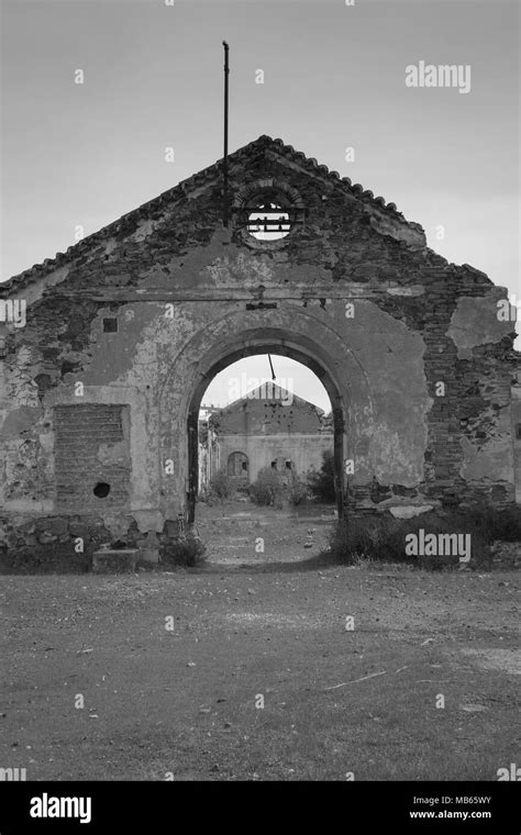 Old Building 的图像结果
