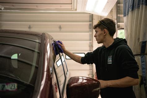 Auto Collision Technology Program 的图像结果