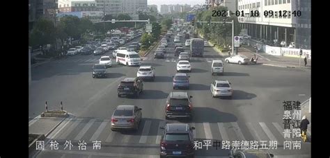 晋江街头，四辆车相继“闯红灯”……交警回复：不罚！