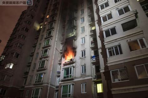 上海举行高层火灾演习当天发生一起高层火灾 居民该如何逃生自救？|火灾|逃生|消防_新浪新闻