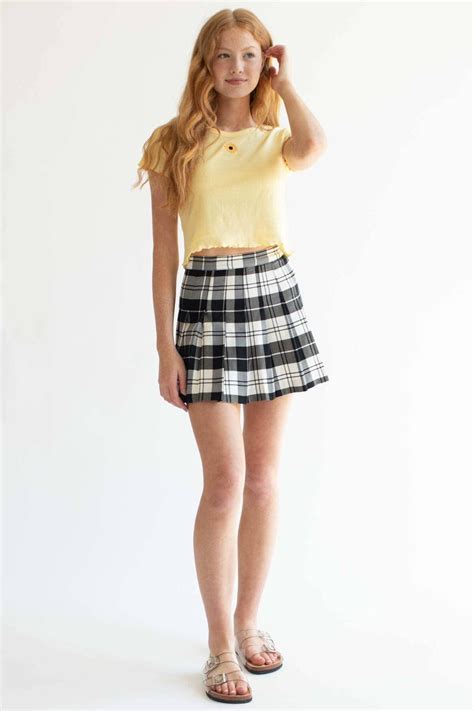 Black Plaid Pleated Skirt 1 | Tween fashion outfits, Plaid pleated ...