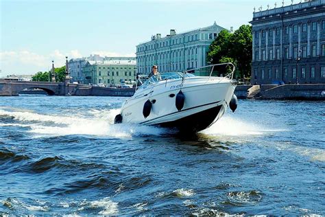 Водные прогулки в Санкт-Петербурге на катере - цены 2023 на экскурсии в СПб