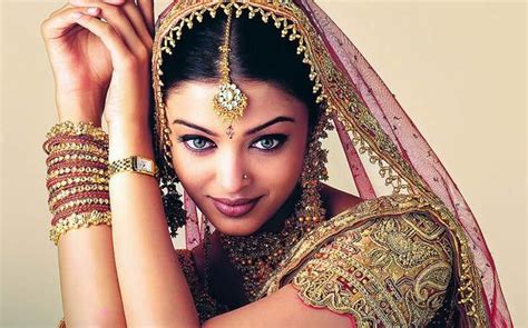 印度“宝莱坞第一美女”感染新冠，曾被称为“世界上最美丽的女人”_热点 _ 文汇网