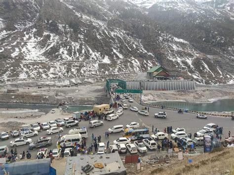 Tourists throng hill stations in Himachal Pradesh ahead of New Year: IMD