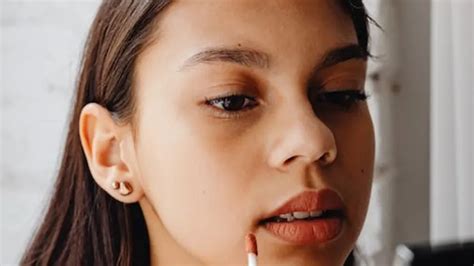 best lipstick shades for indian skin [August, 2024]