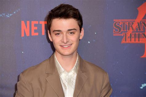 ‘Stranger Things’ Star Noah Schnapp Confirms Both He and His Character ...