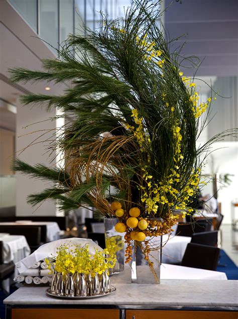 THE MODERN – Emily Thompson Flowers