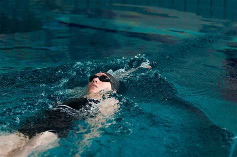 Front Crawl Swimming Technique: 11 Tips To Learn Effectively