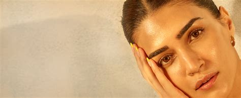 Hyphen Golden Hour Glow Face Serum With Niacinamide, Alpha Arbutin ...