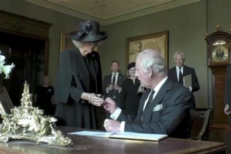 King Charles loses temper over leaky pen: video