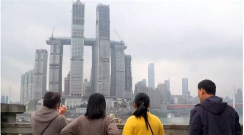 世界首座横向摩天大楼在重庆即将完工 外国网友感叹其将成中国新地标 - 旅游资讯 - 看看旅游网 - 我想去旅游 | 旅游攻略 | 旅游计划