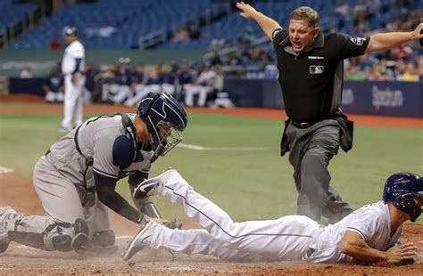 Baseball Umpire 的图像结果