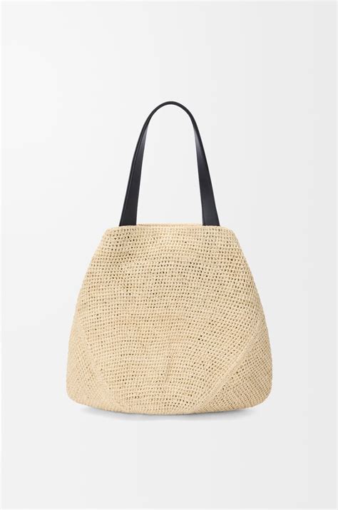 Punch Hole shopper moyen en raphia Beige - LOEWE
