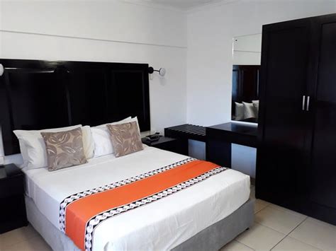 SUVA MOTOR INN (Fiji/Viti Levu) - Motel Reviews, Photos, Rate ...