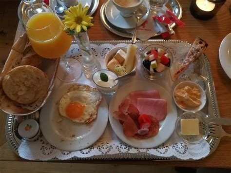 SUITEN SCHLOSS FINKENSTEIN (Goedersdorf) - Inn Reviews, Photos, Rate ...