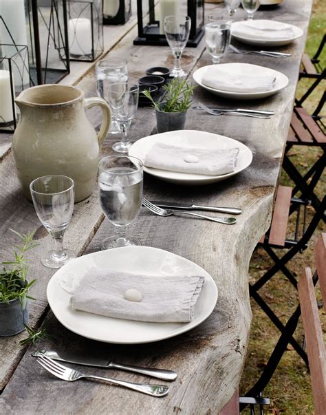 Ramshackle Glam (Tumblr), love this simple place-setting.