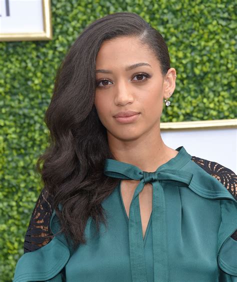 24+ Images of Samantha Logan