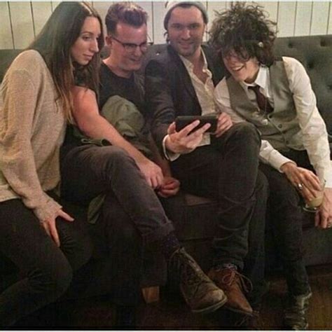 LP Singer Girlfriend 的图像结果