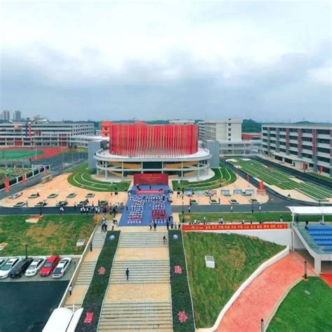 2023湖南省高中排名出炉，长郡中学位居首位，湘潭一中是匹黑马_长沙_第一中学_教学楼