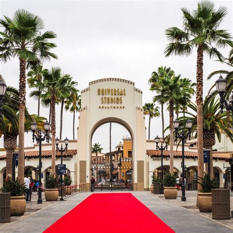 Universal Studios Hollywood Entrance
