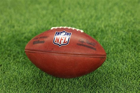 What is the lowest Salary in the NFL?