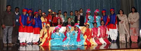 Children Performing on Republic Day at Rajpath Interact with Media