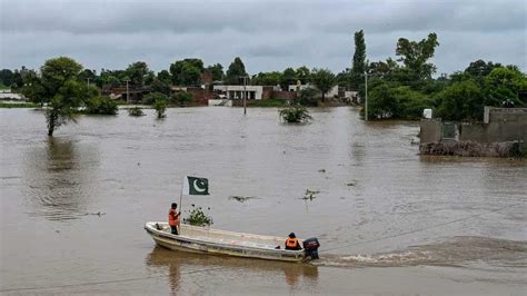 "Store Water In Tubs": Pakistani Defence Minister Labels Floods as a ...