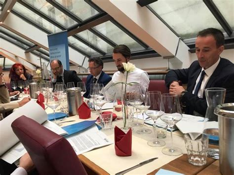 Neue Bilder: Paul Severin, Peter Varga; Roxanne Gruber, Bettina ...