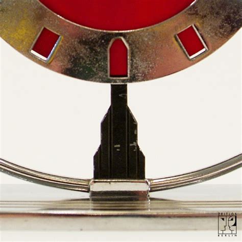 Mantel clock in Streamline-design - ZEITLOS – BERLIN