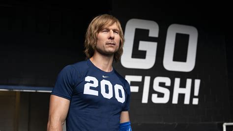 'Chad Powers' Review: Glen Powell, The Comedy Star You Are - TV Shows