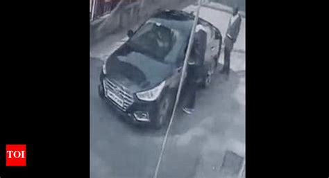 Gwalior: Madhya Pradesh: Two gunmen loot 1.2 cr in Gwalior | Bhopal ...