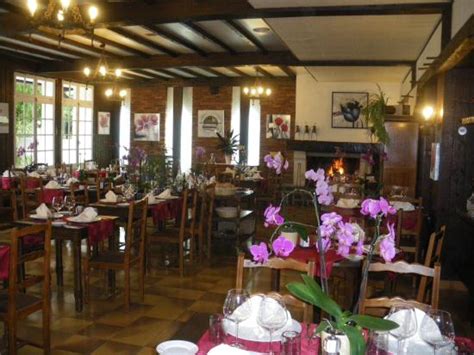 HOTEL DU COMMERCE CHEZ STEPHANE (Roumazieres-Loubert) - Hotel Reviews ...
