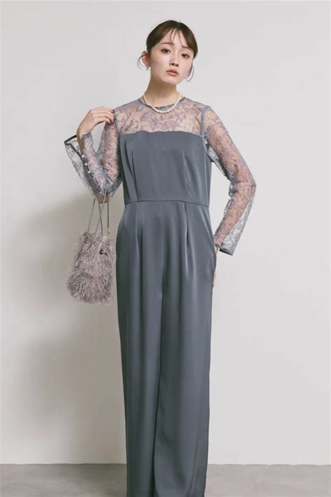 グレーのシークインエンブロイダリーパンツドレス[M] kaeneのレンタル｜11-2260｜結婚式パーティーのドレスレンタルはワンピの魔法