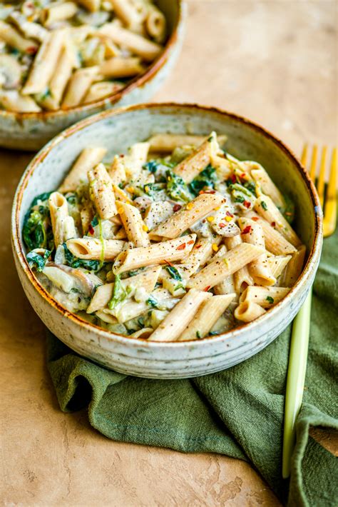 Creamy Vegan Lentil Pasta with Spinach and Mushrooms - vegan reset