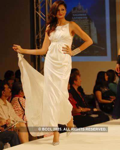 A model displays Archana Kochhar’s collection at Gitanjali Lifestyle ...