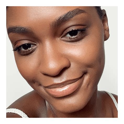 Liquid Touch Weightless Foundation • 480W