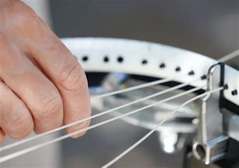 How to String Tennis Racket 的图像结果