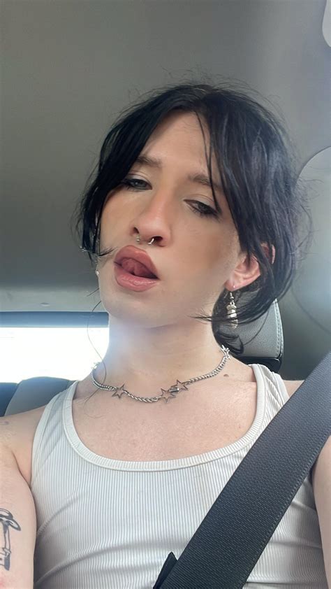 femboy face card 😋😜 : r/femboy