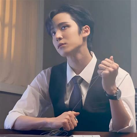 Pin by Danny on [Raphael] blood on my name | Aesthetic guys, Kpop guys, Jeong yun-ho