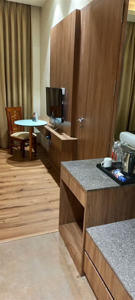HOTEL MONARCH GUESTLINE IN MIDC RABALE (Navi Mumbai) - Hotel Reviews ...